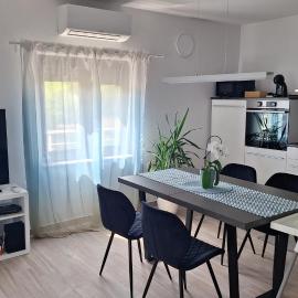 Piramida Kras, hotel v destinácii Komen