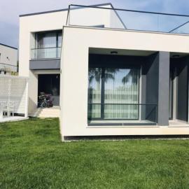 Cheerful 3 bedroom villa with free parking seeview, hotel in Hamallaj