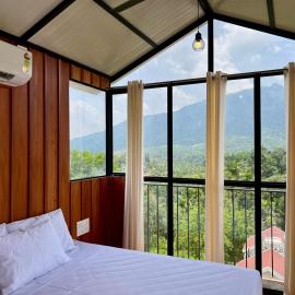 Alpine Zenith - Luxury Wooden Cottages, hotel sa Meppādi