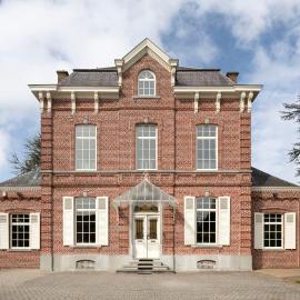 Landhuis uit 1899 met grote tuin, ξενοδοχείο σε Ellezelles