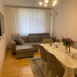 White House - Modern Apartment - Family Friendly, hotel i Lankaran