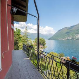 R Glicine House, hotel v destinácii Brienno