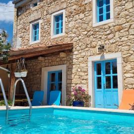 Charming stone villa in a peaceful setting near Crikvenica, hotel a Barci