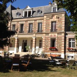 Appartement de 100m2 dans un parc à 20 mn du centre de Paris