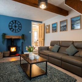 Cosy townhouse with log burner