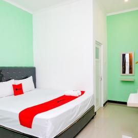 RedDoorz near Candi Prambanan 3 Yogyakarta – hotel w mieście Kenaran