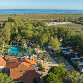 Camping Les Sablines, Mobil-Home 3ch 6pers, Bord de mer, hotel in Vendres