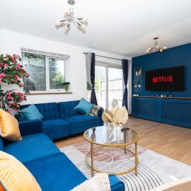 Homely Hornchurch - 5 Bed House, hotel in Hornchurch