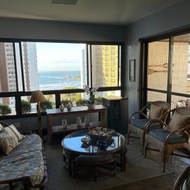 Apartamento Luxo Guarujá completo com piscina e churrasqueira na varanda