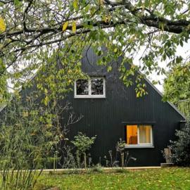 Ferienhaus-petertilo, hotel in Zirkow