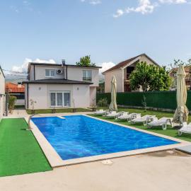 Villa Deluxe Buna