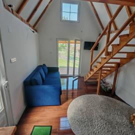Vila Dobrila, Tenis kućica: Avala şehrinde bir otel