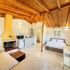 "ATHENS "- SEASIDE STUDIO - Artemida - 2 days minimum, Hotel in Artemida