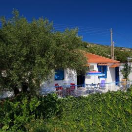 Auntie's Cottage with View, near Agia Efimia, hotel i Loukáta