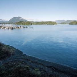 Island Vista - Waterfront Condo, khách sạn ở Tofino