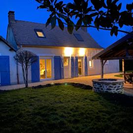 Aux Premières Loges - Gîte de charme proche du circuit, hotelli kohteessa Arnage