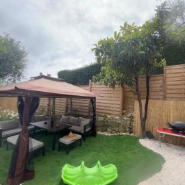 French Riviera Les Tilleuls Parfait pour des vacances inoubliables en famille ou entre amis, Hotel in Carros