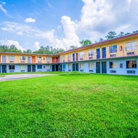 Economy Inn Livingston By OYO TX US 59, hotel em Livingston
