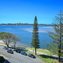 Golden Beach Ocean Views, Passage at your Doorstep