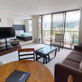 Spacious Condo a Walk to Beach 2201T2
