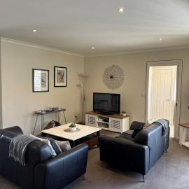 Lbarza Prime CBD 2BR Townhouse near lake and restaurants