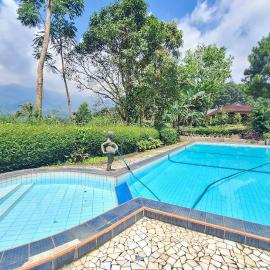 Villa Paul Pamijahan RedPartner, hotel u gradu Gunungpicung