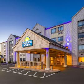 Days Inn & Suites by Wyndham Kansas City South, hotel din Kansas City
