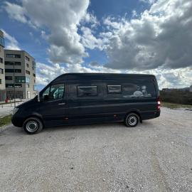 Rent van Luxury Sprinter, hotel in Polisi i Vogël