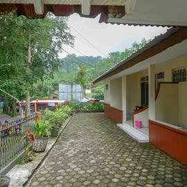 Tenjo में, होटल RedDoorz near Lokawisata Baturaden 2