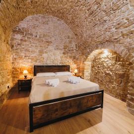 Casa Iside - Historic 14th-century Residence in the Hamlet