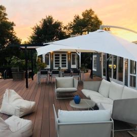 Private Island Houseboat with Boat near Amsterdam: Vinkeveen şehrinde bir otel