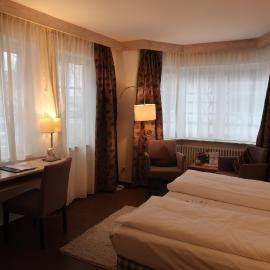Hotel-Restaurant & Metzgerei Rößle: Dettingen an der Erms şehrinde bir otel