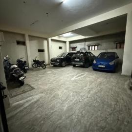 Comfy home, 3 bedroom, 2 attached bathroom, large hall, kitchen, first floor, lift, covered car park