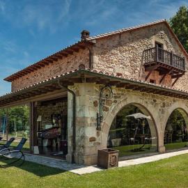 Casona Los Fresnos, con piscina, hotel in Entrambasaguas