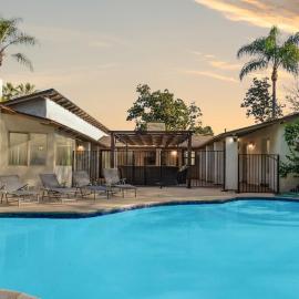 5 mins from Universal with Heated Pool, Spa, Golf & Pong