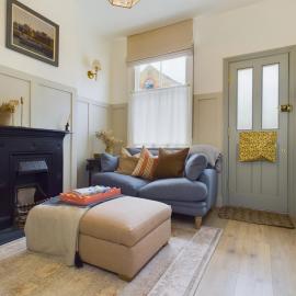 Beautiful Historic Cottage in the Heart of Old Leigh
