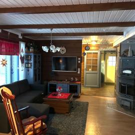 Traditional Lapland 2BR House with Private sauna: Nuupas şehrinde bir otel
