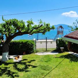 Politika Beach House