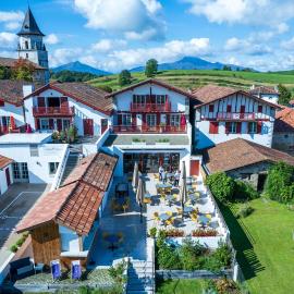 Viesnīca Hôtel Restaurant & Spa La Maison Oppoca pilsētā Ainoa