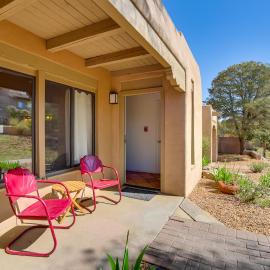 Walk to Santa Fe Plaza: Condo w/ Pool & Hot Tub!、サンタフェのホテル