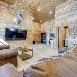 Hunt, Fish & Boat: Northwoods Hideaway, Hotel in Tomahawk