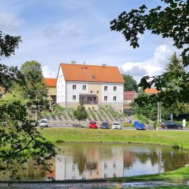 Ela Apartments Farní, hotel in Skalná
