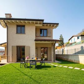 Wine & Ginger - Villa Luxury x8، فندق في Monticelli Brusati