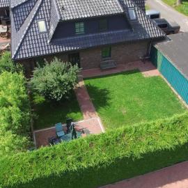 Ruhige FeWo mit eingezäunten Garten - familienfreundlich