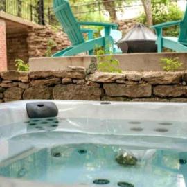 151 Spring Downtown Eureka Springs Suite B, hotel in Eureka Springs