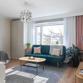 Apartments near Downtown & Sports Center with Free Parking