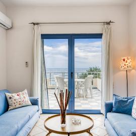 Popy's Beach House B1, hotell i Kómi