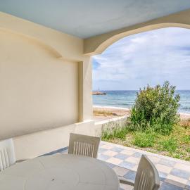 Popy's Beach House A1, hotell i Kómi