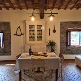 Casa Vacanze Uno Sguardo Sul Borgo, хотел в Монтекатини Вал ди Чечина
