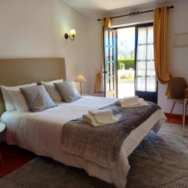 Quinta das AVES - Double Bedroom 3, hotel in Odiáxere